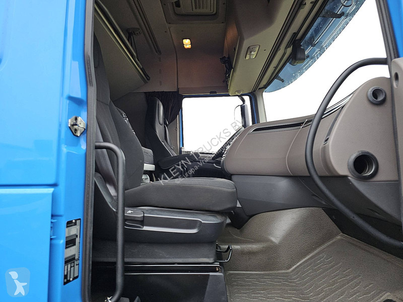 Tahač DAF 480 SPACECAB LED