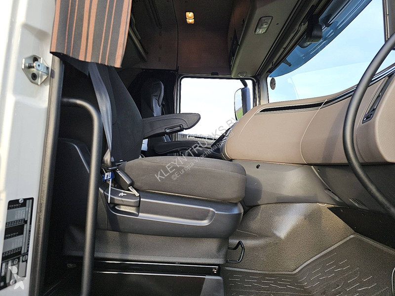 Traktor DAF 450 SPACECAB SKIRTS