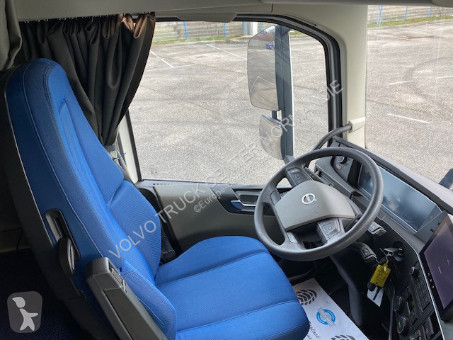 Tahač Volvo -500 GLOBE I-SAVE