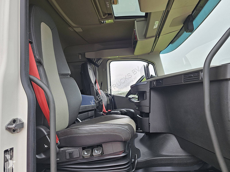 Tahač Volvo FH 500 FH5 6X2 STEERED PTO