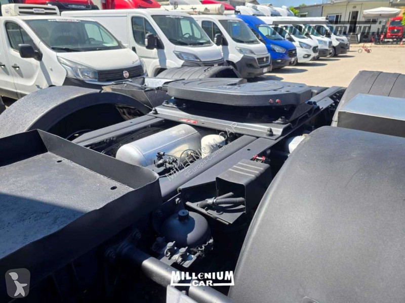 Tahač Iveco 570XP 2019 TRATTORE 3 ASSI RETARDER