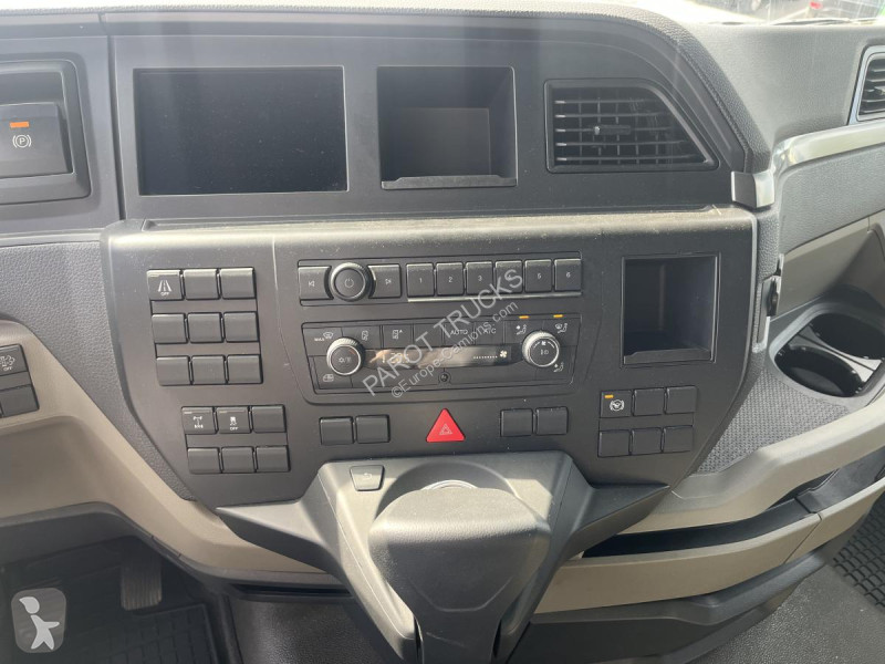 Traktor MAN 18.470