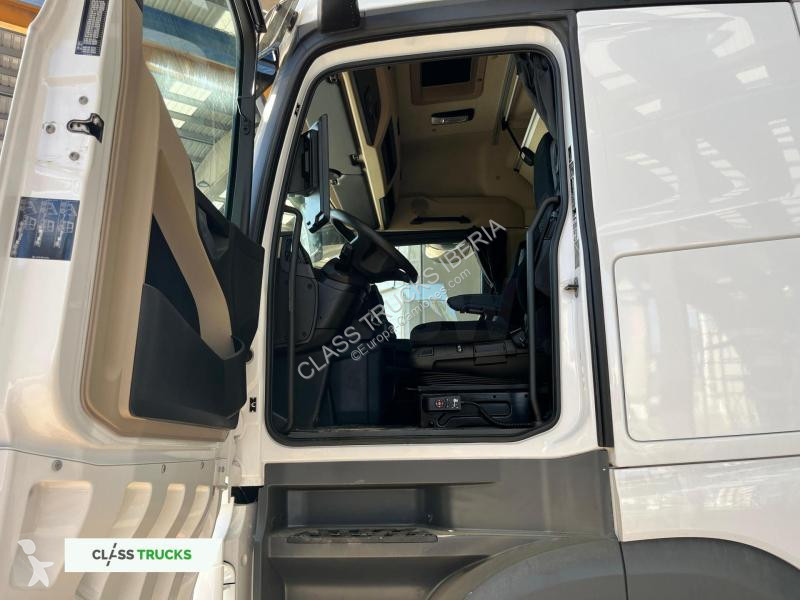 Trekker Mercedes 5 1845 BigSpace Max tanks