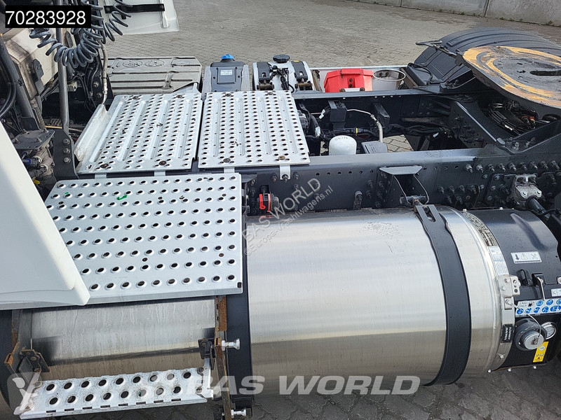 Tahač Volvo FH  4X2 LNG VEB+ ADR VDS I-ParkCool...