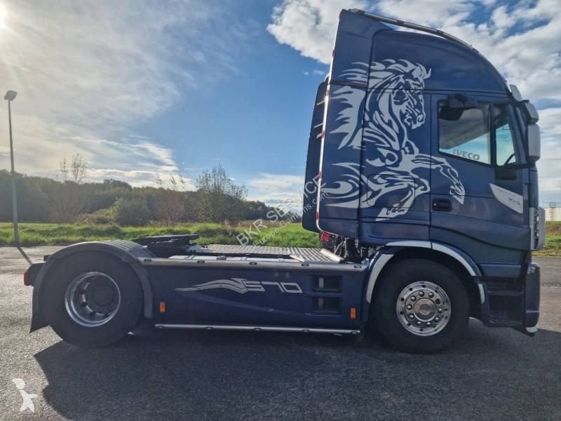Tahač Iveco