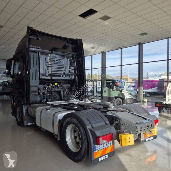 Traktor Iveco