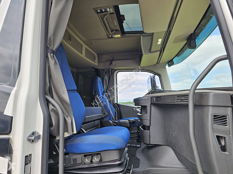 Tahač Volvo 500 LOW ROOF PTP+HYDR.