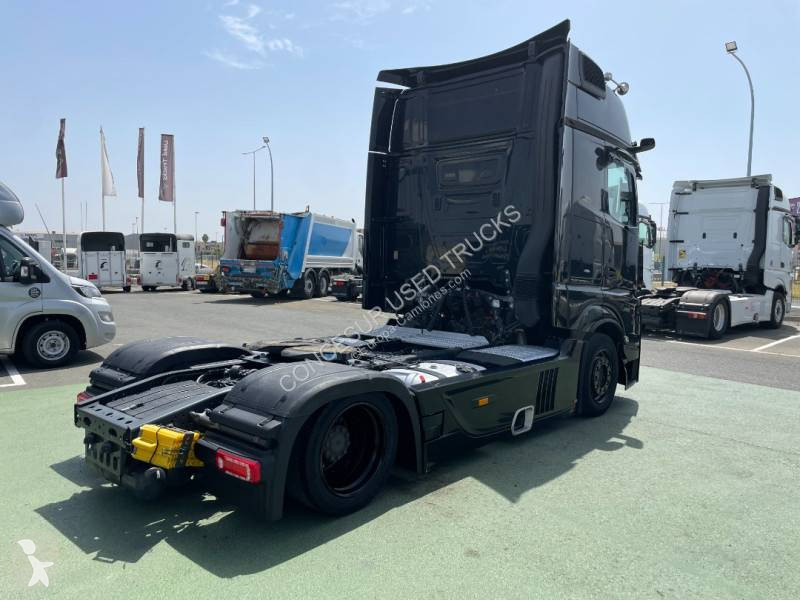 Traktor Mercedes
