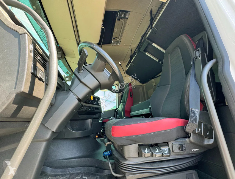 Traktor Volvo FH 500 6X2 GLOBETROTTER 2x TANKS...