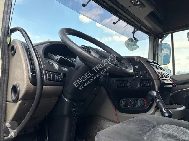 Tracteur DAF 105460 SPACECAB (ZF-MANUAL GEARBOX...