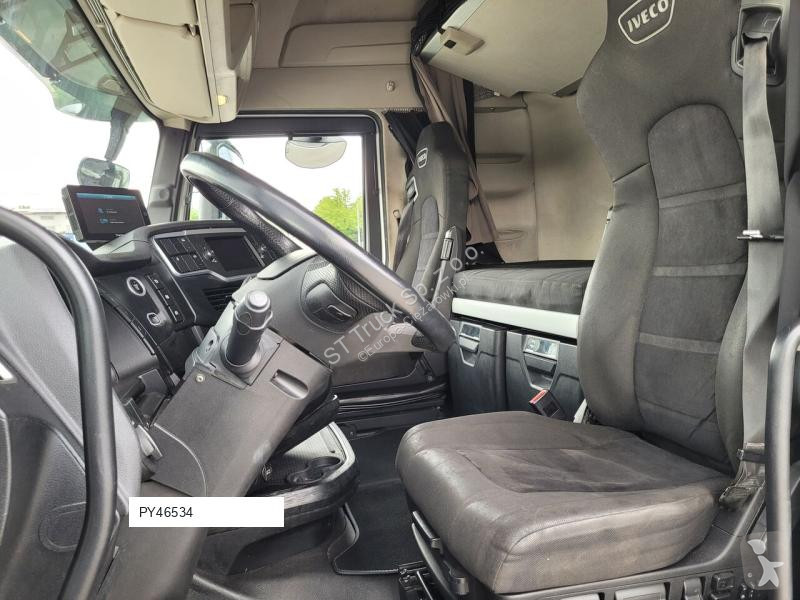 Влекач Iveco 460 LNG/20 STK/RETARDER/GAS IN DER...
