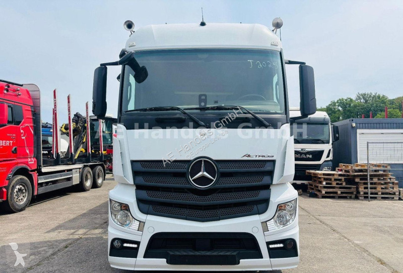 Traktor Mercedes