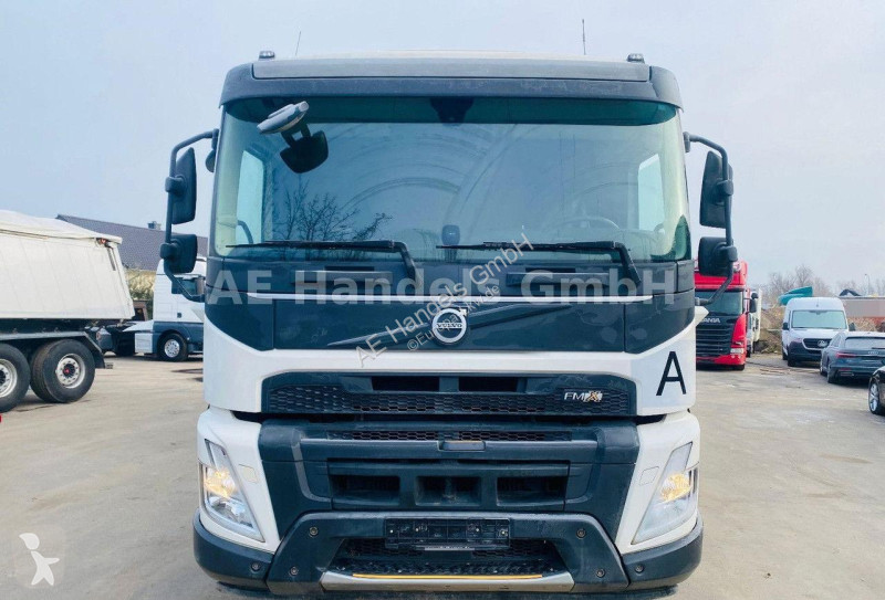 جرار Volvo FMX 500