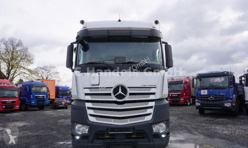 Traktor Mercedes 1851