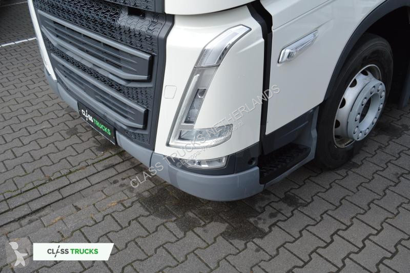 Tahač Volvo 500 Globetrotter XL Varios