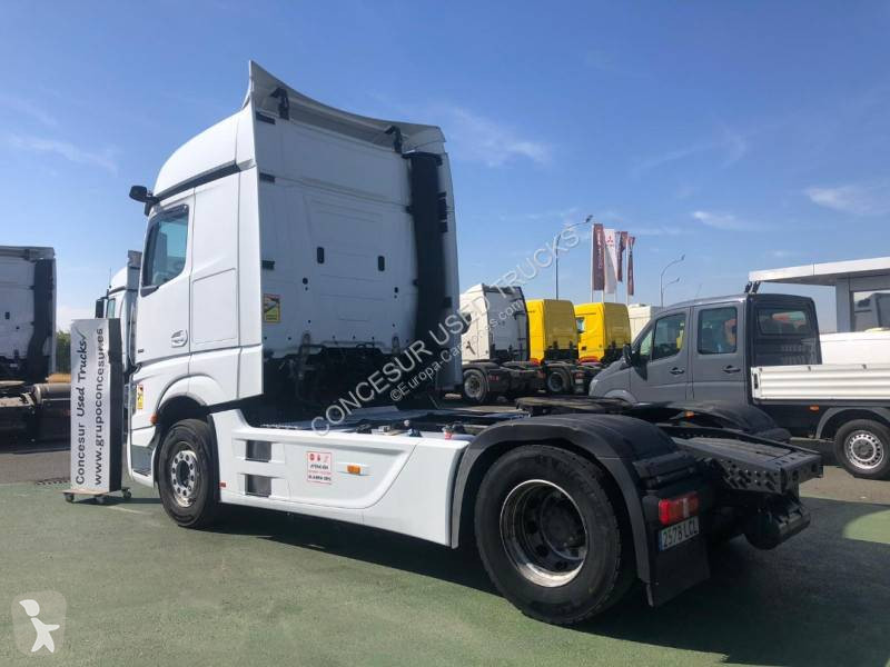 Traktor Mercedes