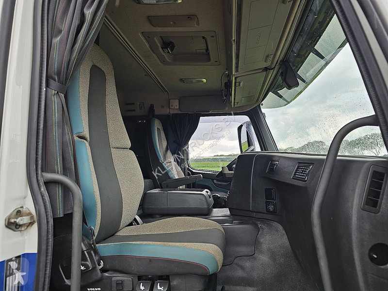 Trattore Stradale Volvo 13460 6X2 STEERED 458TKM