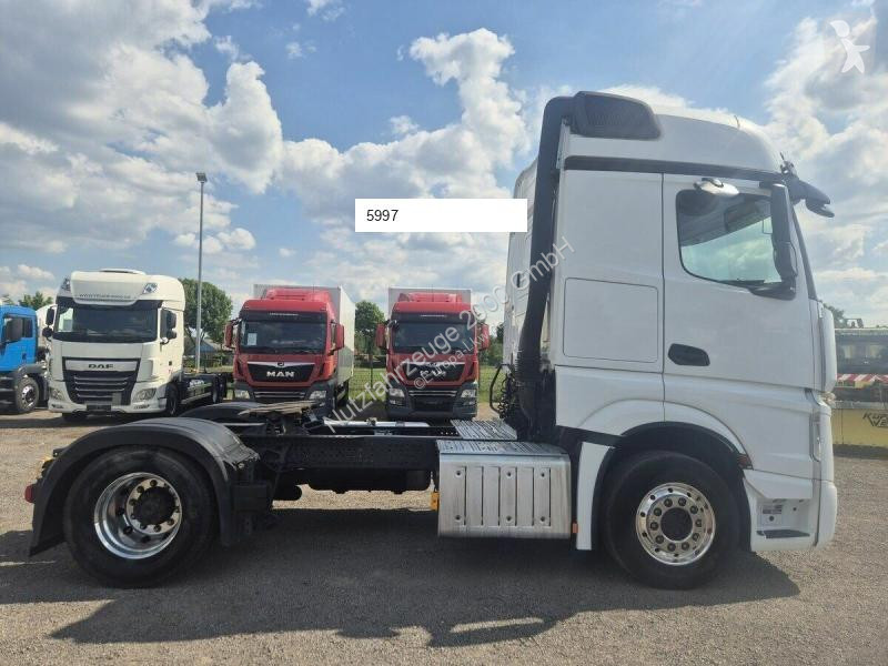 Traktor Mercedes