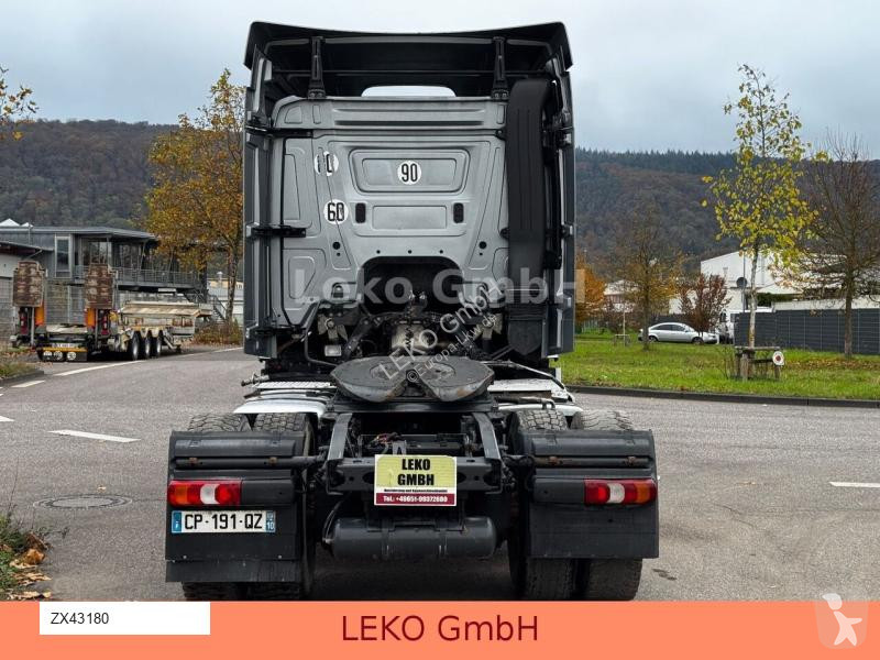 Traktor Mercedes 1842