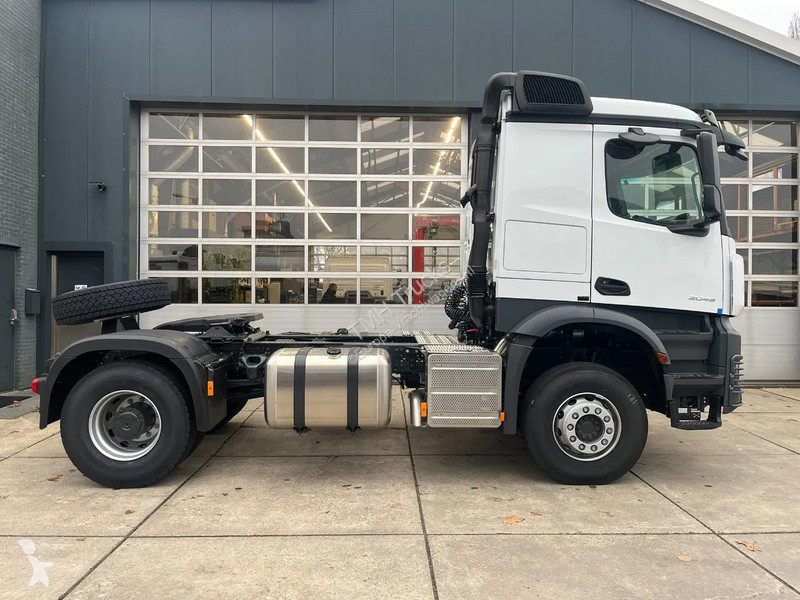 Tahač Mercedes 2045 S 4x2 Tractor Head