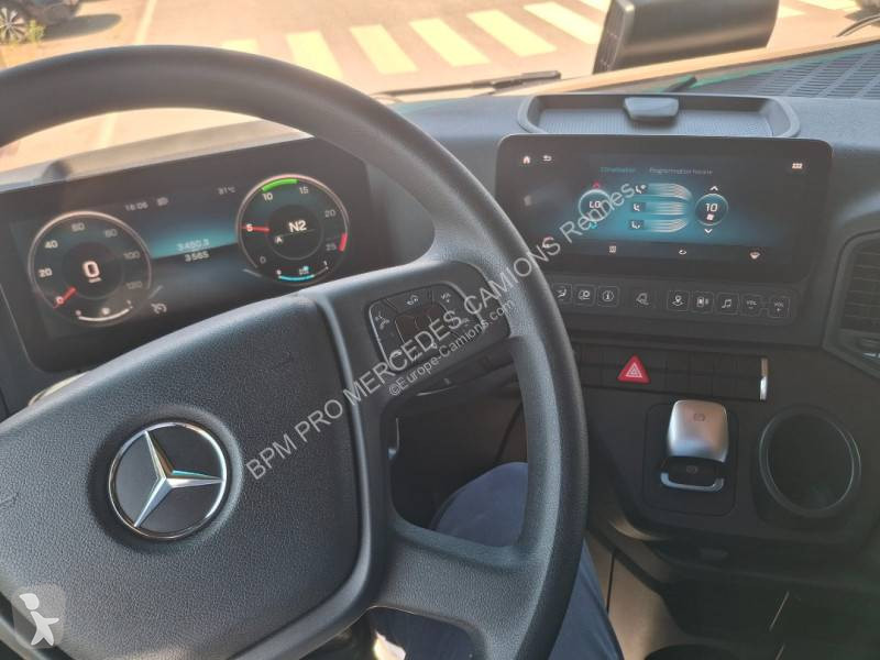 Traktor Mercedes