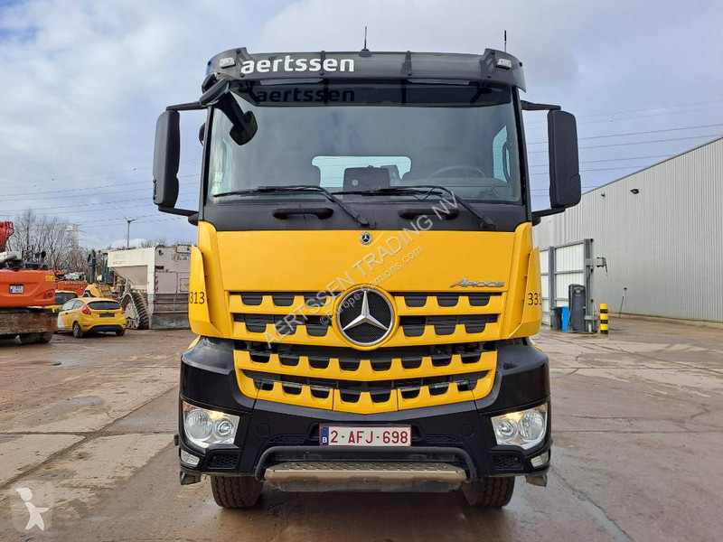 Traktor Mercedes 2045