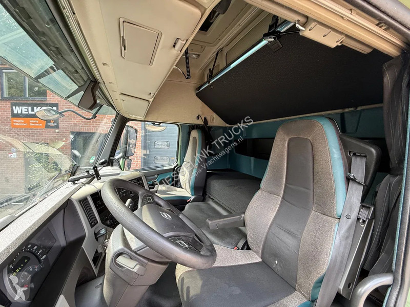 Tractor Volvo FM 370 Globetrotter XL Xenon Side...