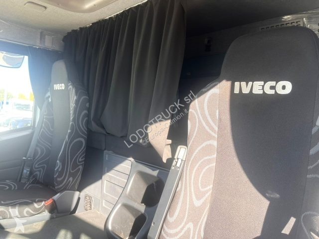 جرار Iveco TRAKKER