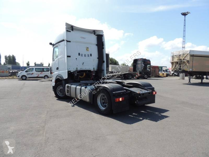 Traktor Mercedes