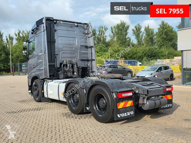 Tahač Volvo / Retarder / Standklima / TV / 6D