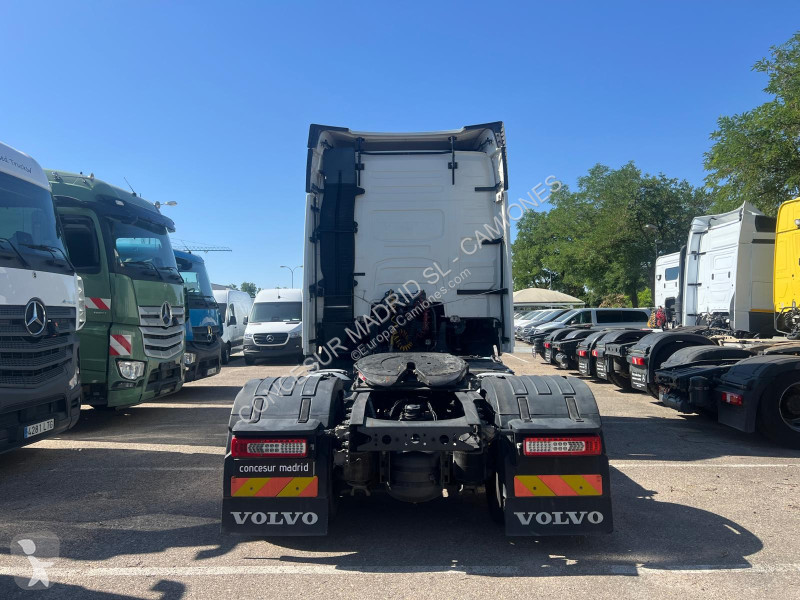 Tahač Volvo  460 Globetrotter