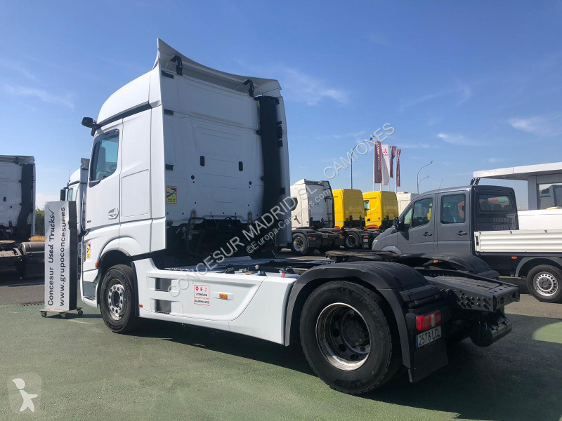 Traktor Mercedes  1851 LS
