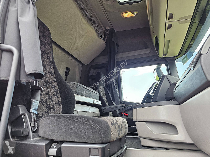 Traktor Scania 6X2/2 LED RETARDER