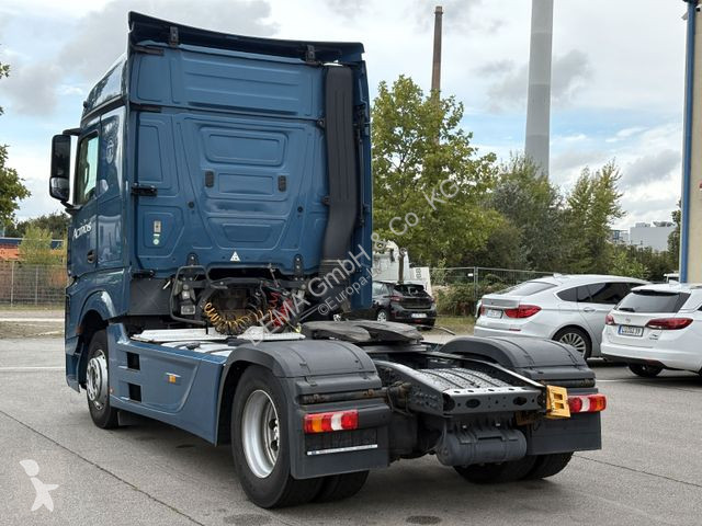 Tractor Mercedes...