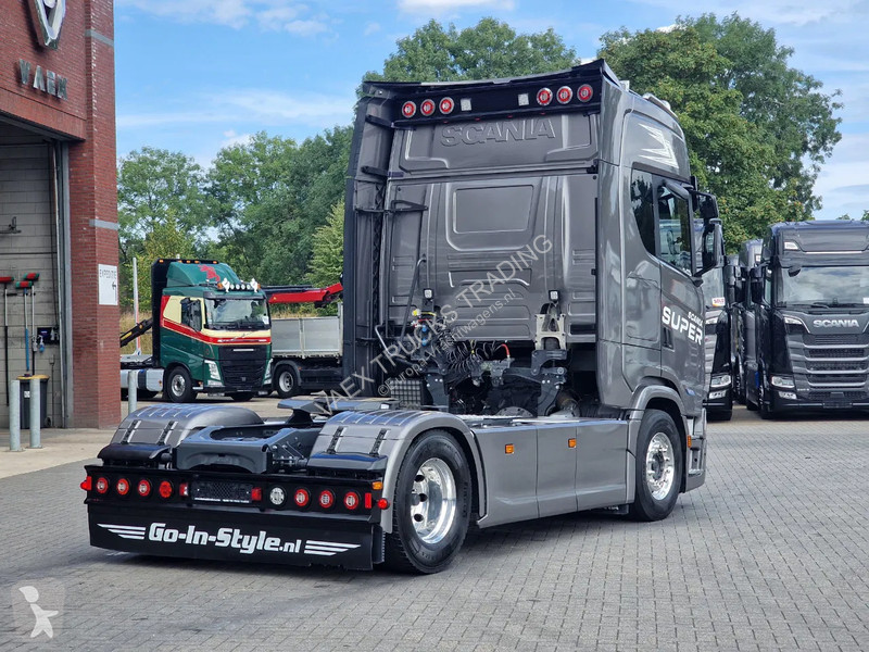 Traktor Scania S560 Highline 4x2 - ike new -...