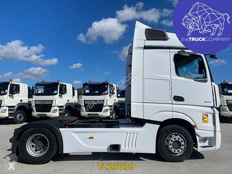 Traktor Mercedes 1845