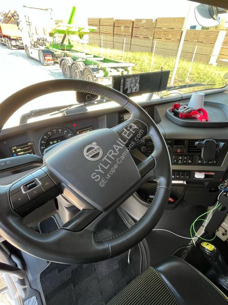 Tracteur Volvo 750