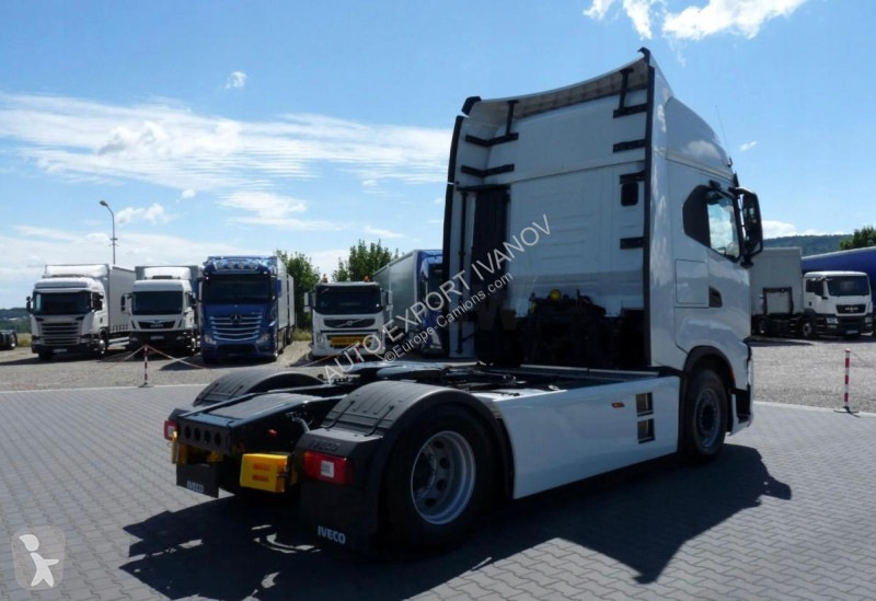 Tracteur Iveco 490