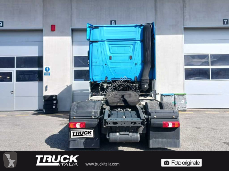 Tractor Mercedes V