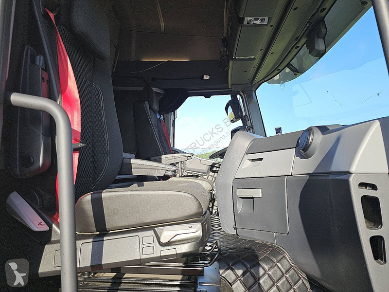 جرار Renault T 460