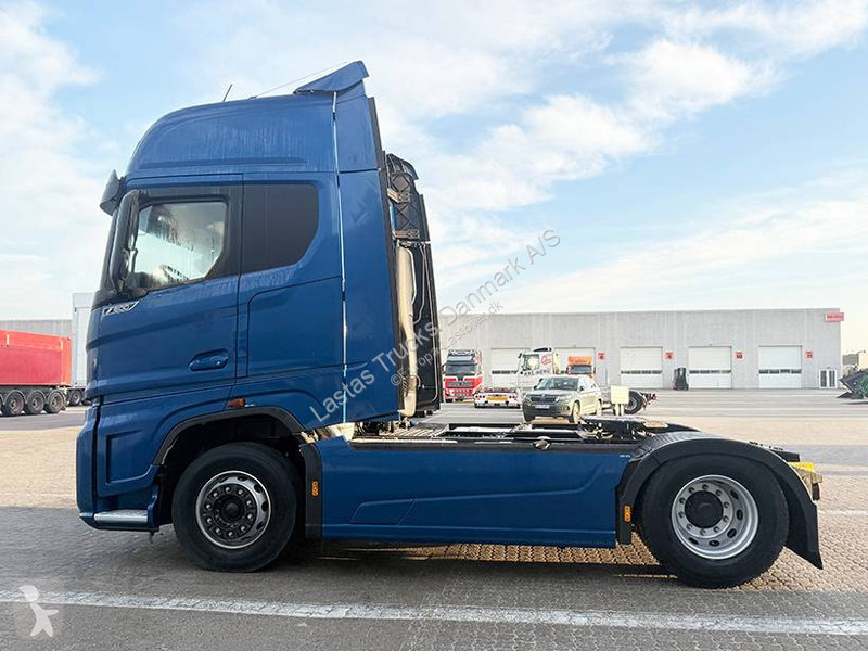 Traktor Ford F-Max 4x2 PS500
