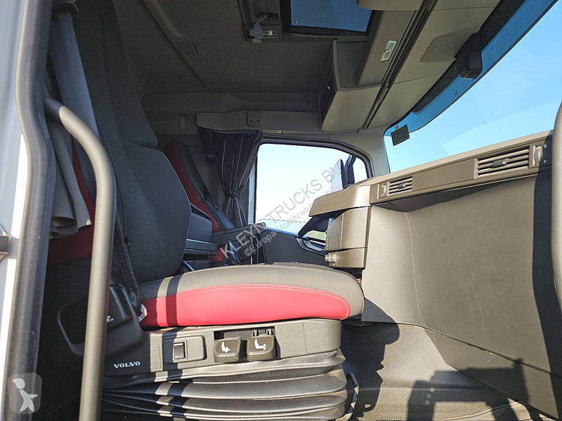 Влекач Volvo 500 6X2 STEERED PTO+HYDR