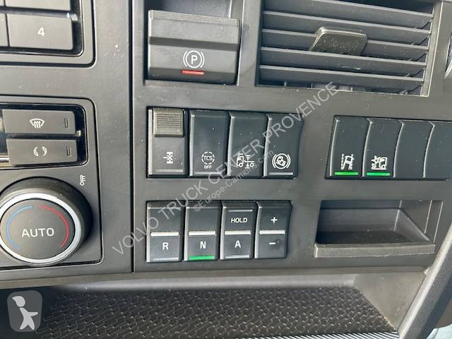 جرار Volvo