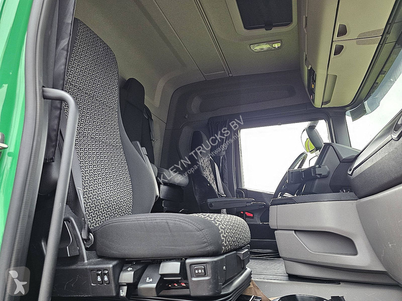 جرار Scania 6X4 HMF 2320 K6