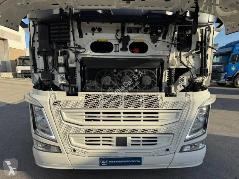 جرار Volvo