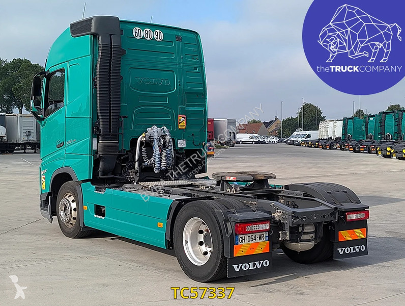 جرار Volvo 500