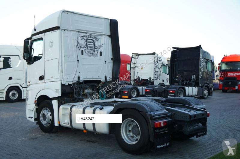 جرار Mercedes ACTROS 1842