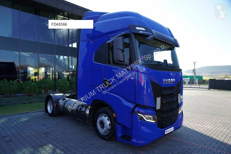 Влекач Iveco S-Way 460