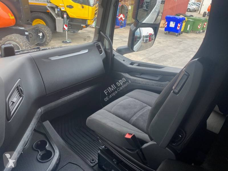 Iveco  tractor unit