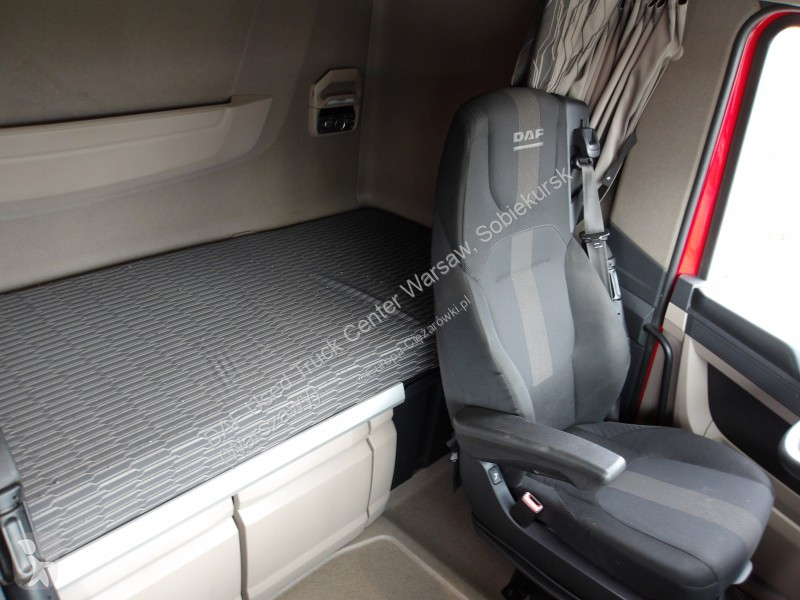 Tahač DAF XG  FT 4X2